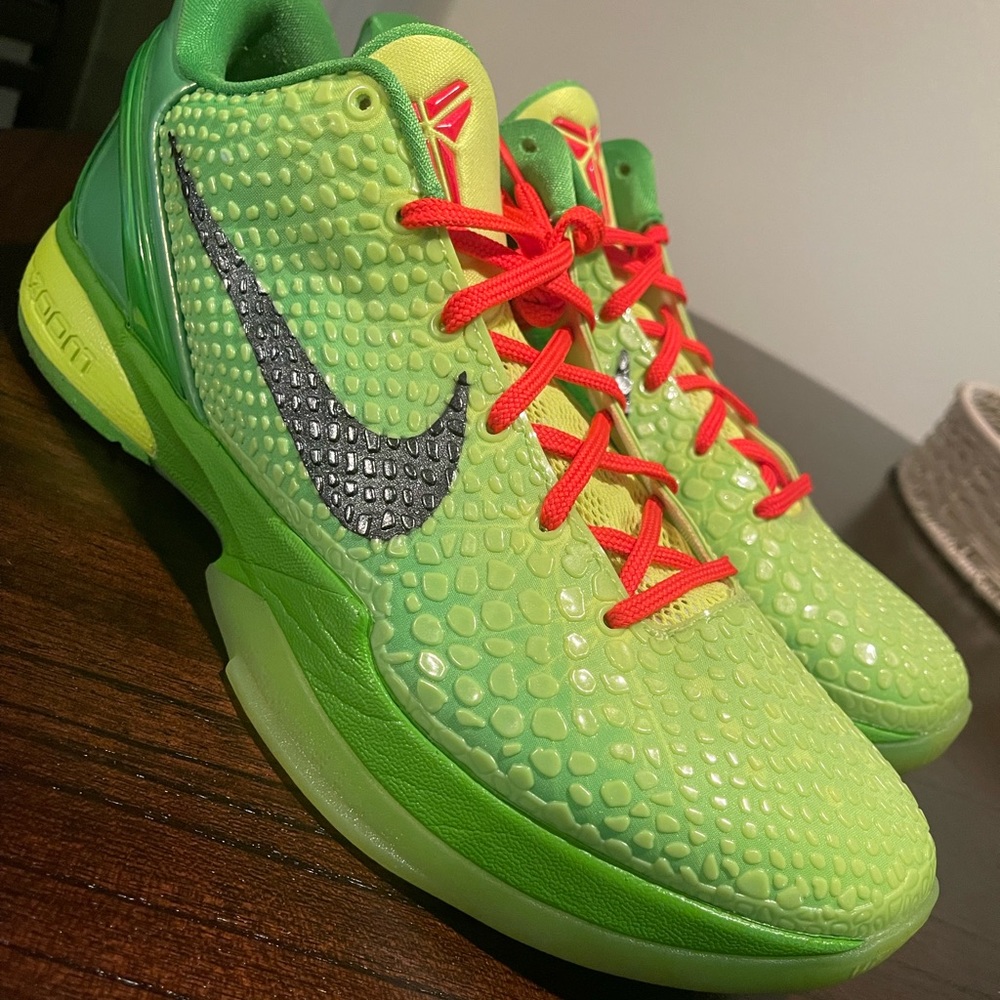 Nike Kobe Bryant grinch